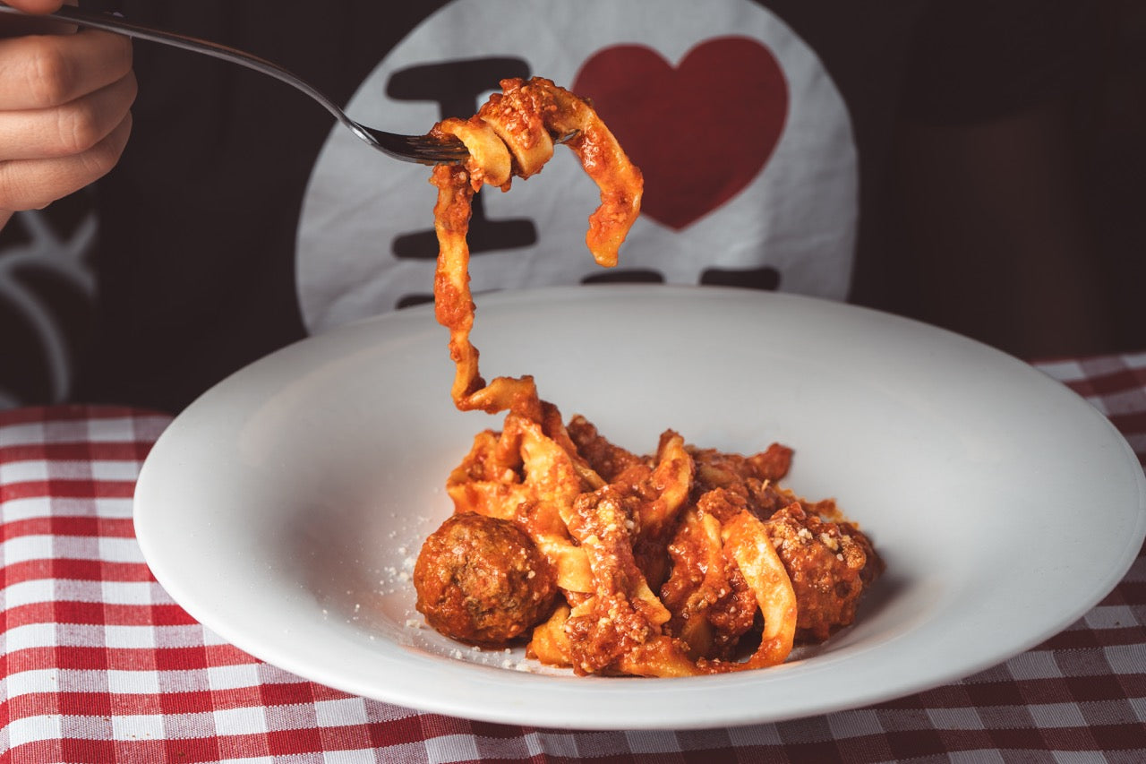 Fettuccine con polpette di Nonna Pina